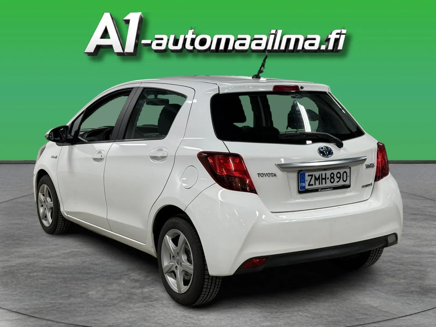 Toyota Yaris 1,5 Hybrid Active 2014, kuva 5/23