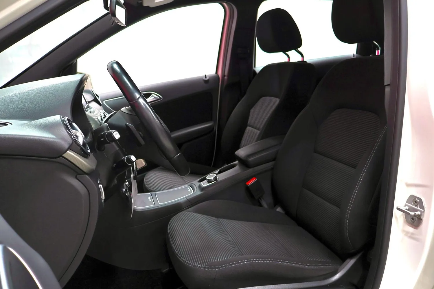 Mercedes-Benz B 180 A Premium Business 2015, kuva 7/20