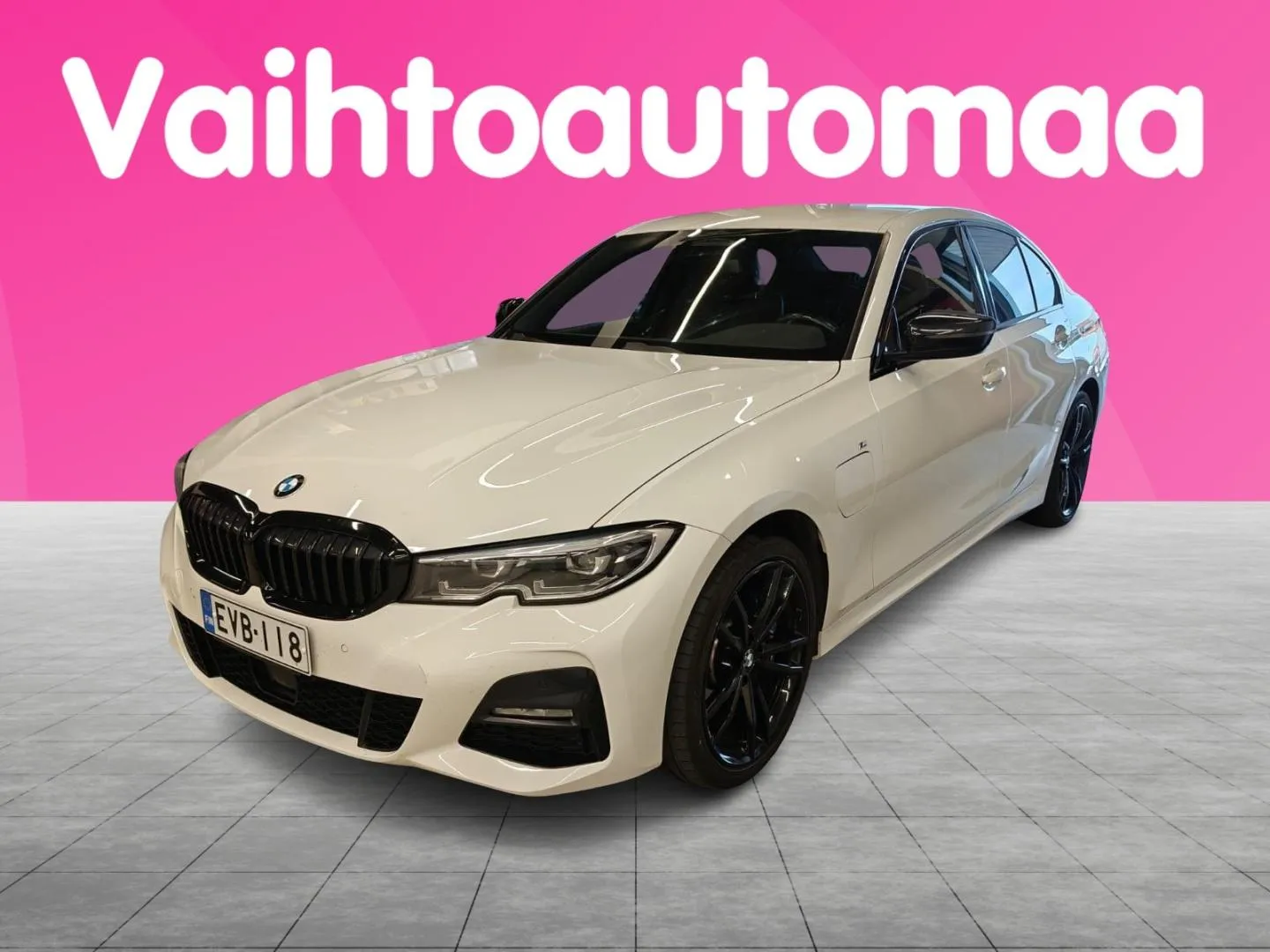 BMW 330 2021, kuva 3/4