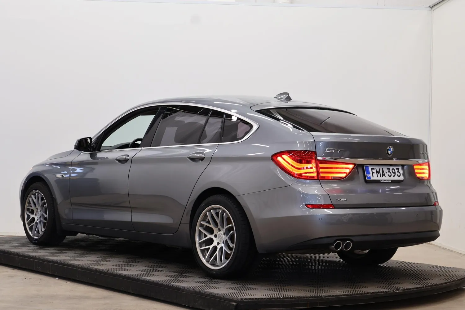 BMW 530 Gran Turismo 2011, kuva 4/57