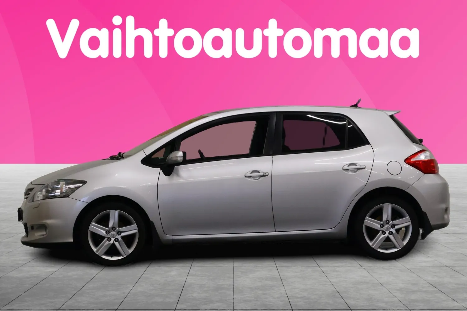 Toyota Auris 2012, photo 5/23