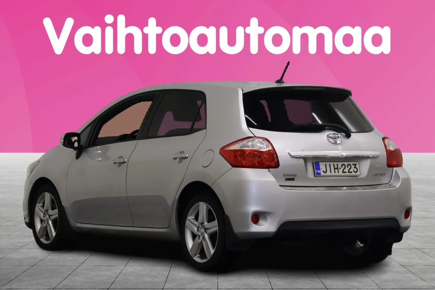 Toyota Auris 2012, photo 6/23