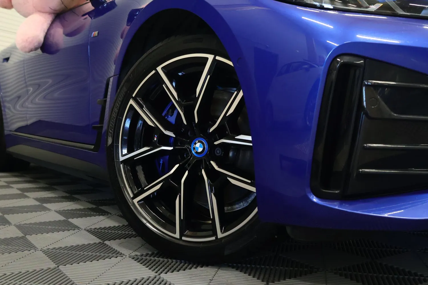 BMW i4 M50 xDrive Fully Charged 2023, kuva 3/45