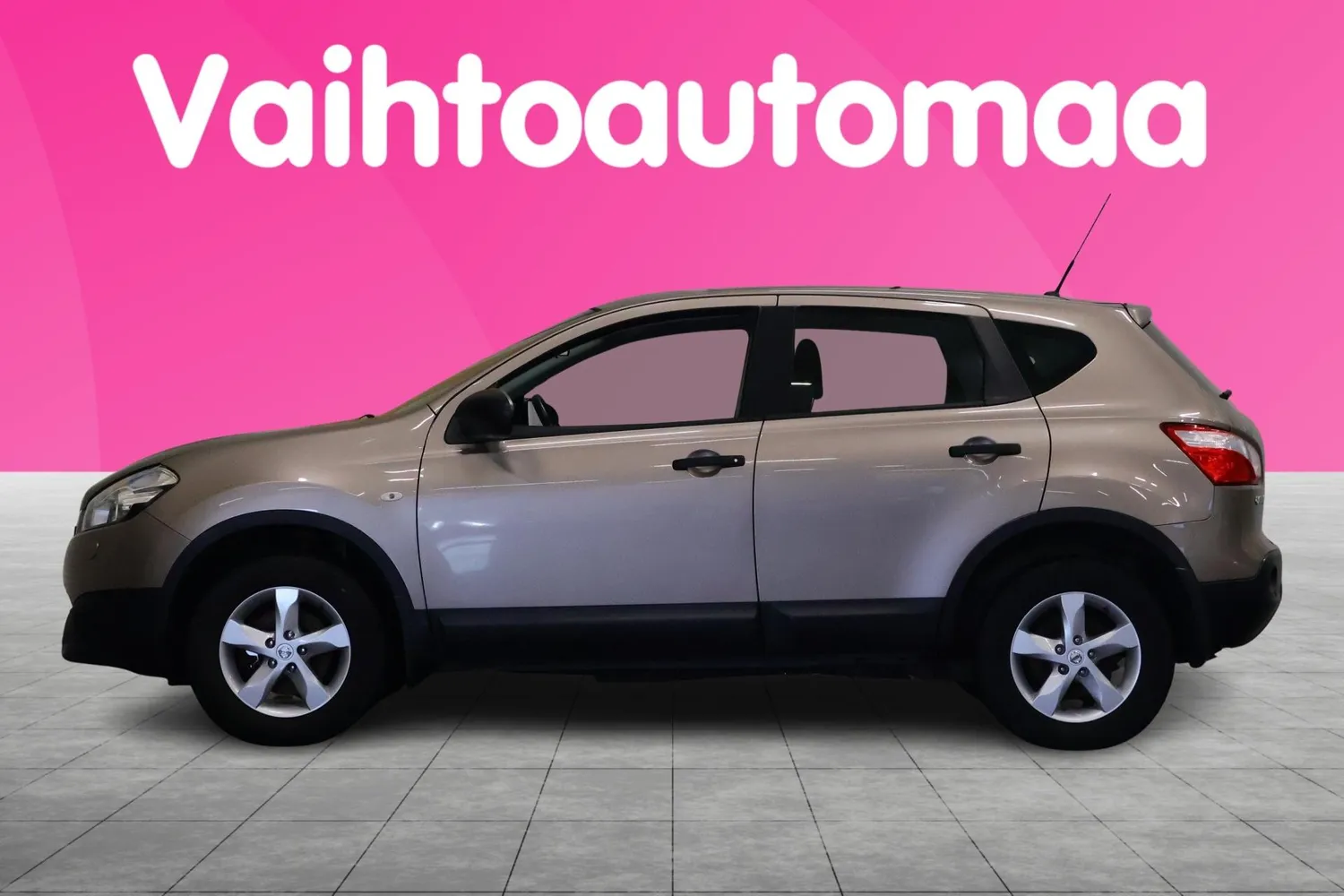 Nissan Qashqai 1,6L Visia 2WD Automaatti 2012, photo 6/27