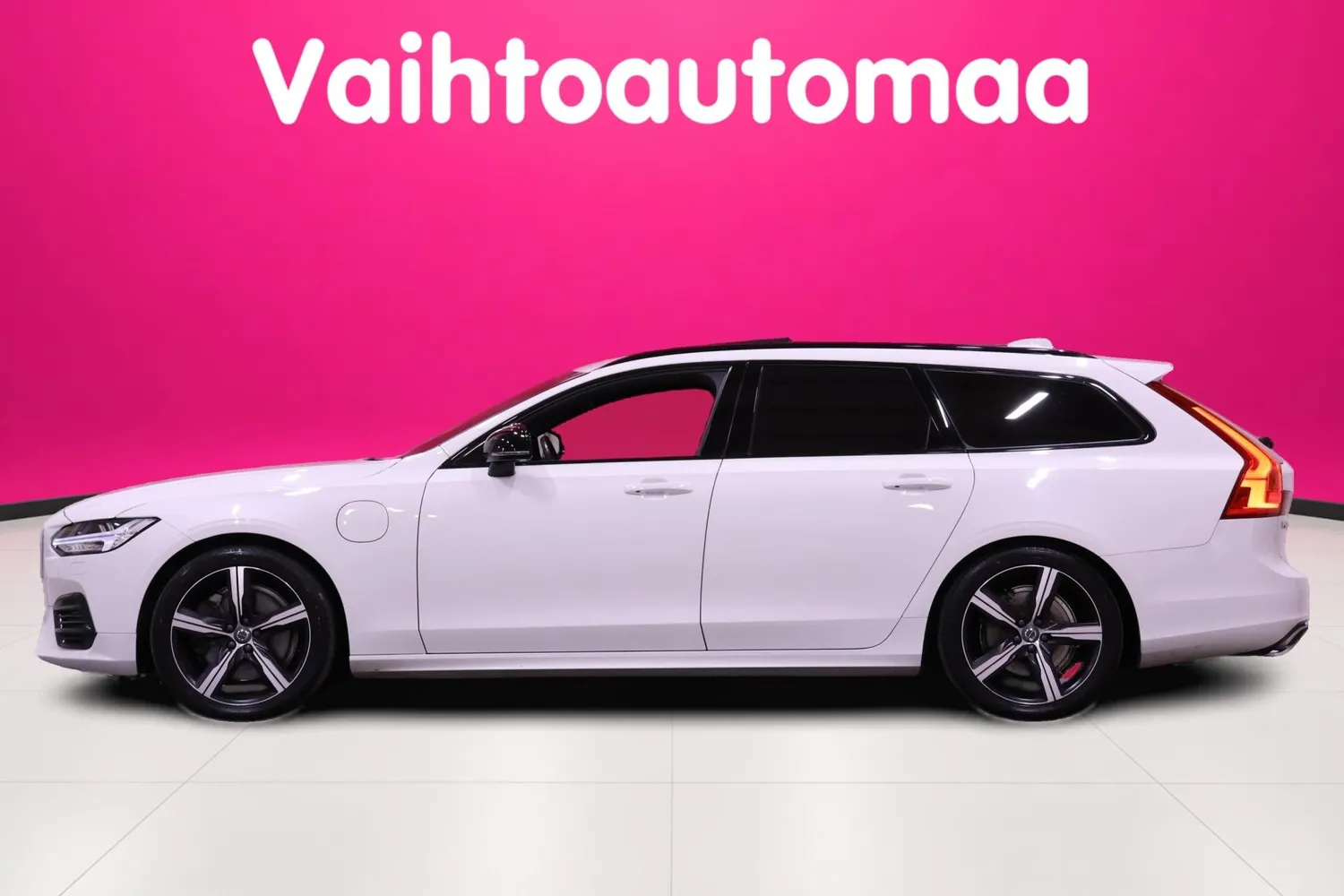 Volvo V90 T8 TwE AWD R-Design aut 2020, photo 6/29