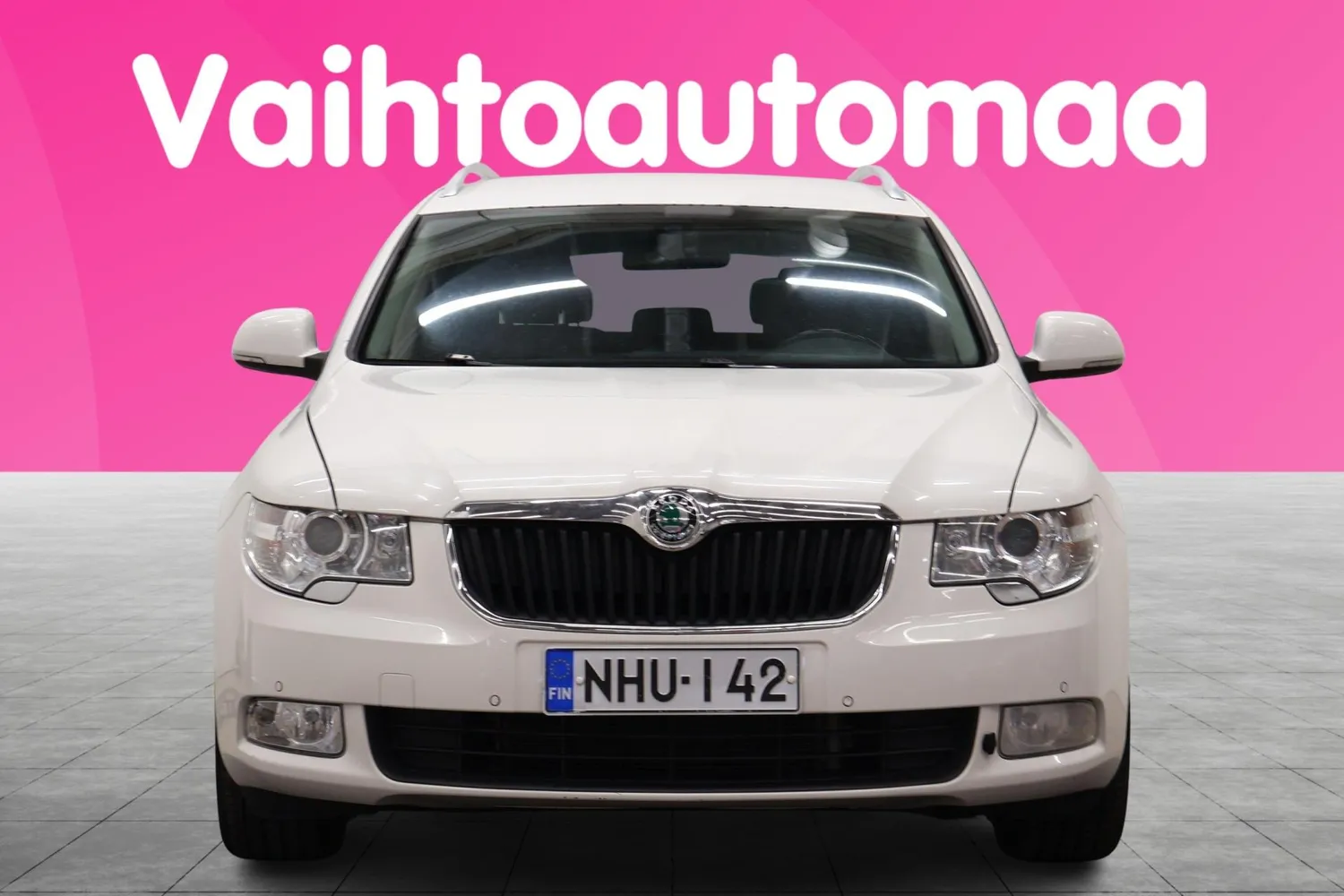 Skoda Superb 2011, photo 3/18