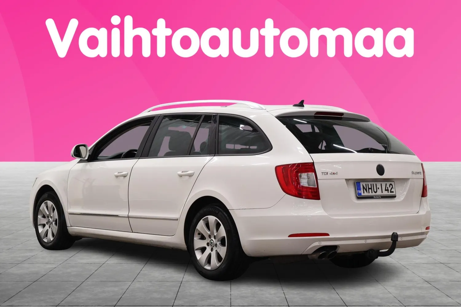 Skoda Superb 2011, photo 5/18