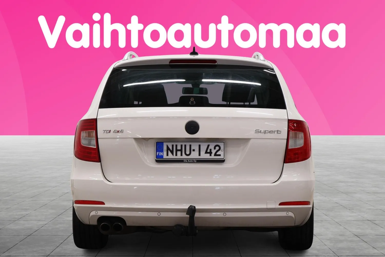 Skoda Superb 2011, photo 6/18