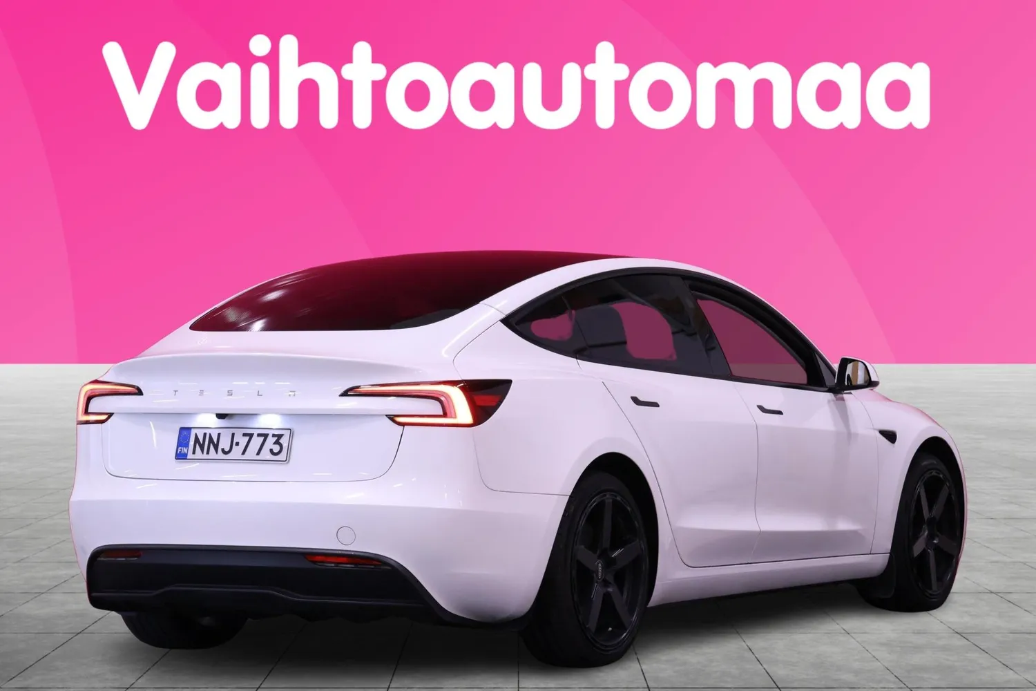 Tesla Model 3 Long Range AWD 2024, photo 3/23