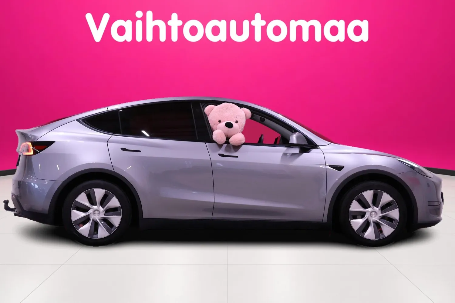 Tesla Model Y Long Range Dual Motor 2024, kuva 2/22