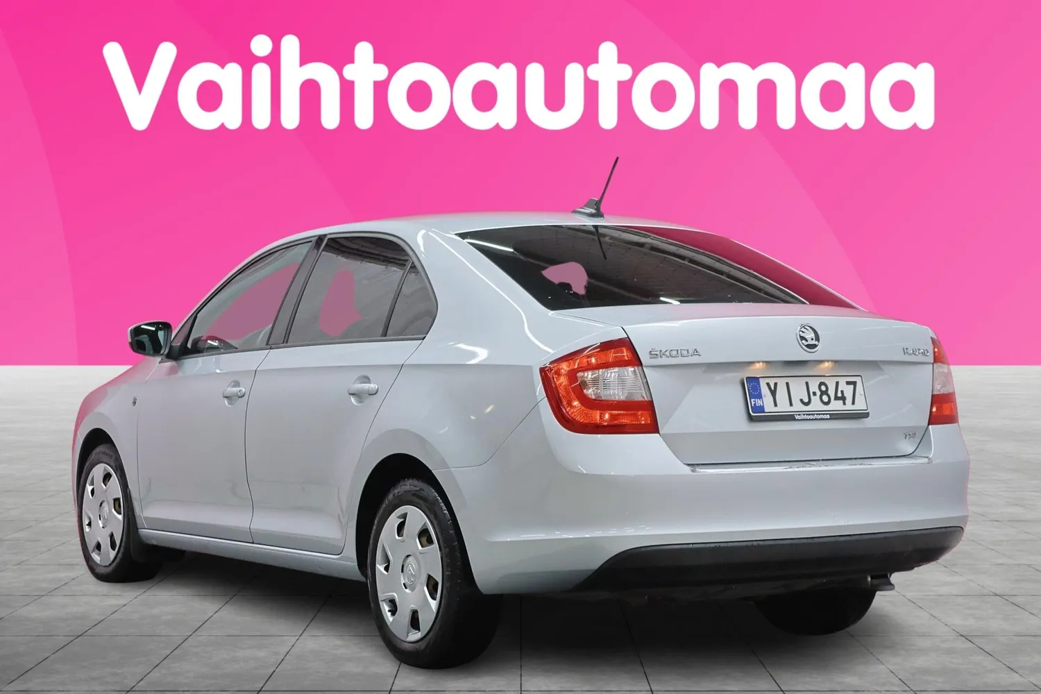 Skoda Rapid 1,2 TSI 105 Ambition 2013, kuva 5/18
