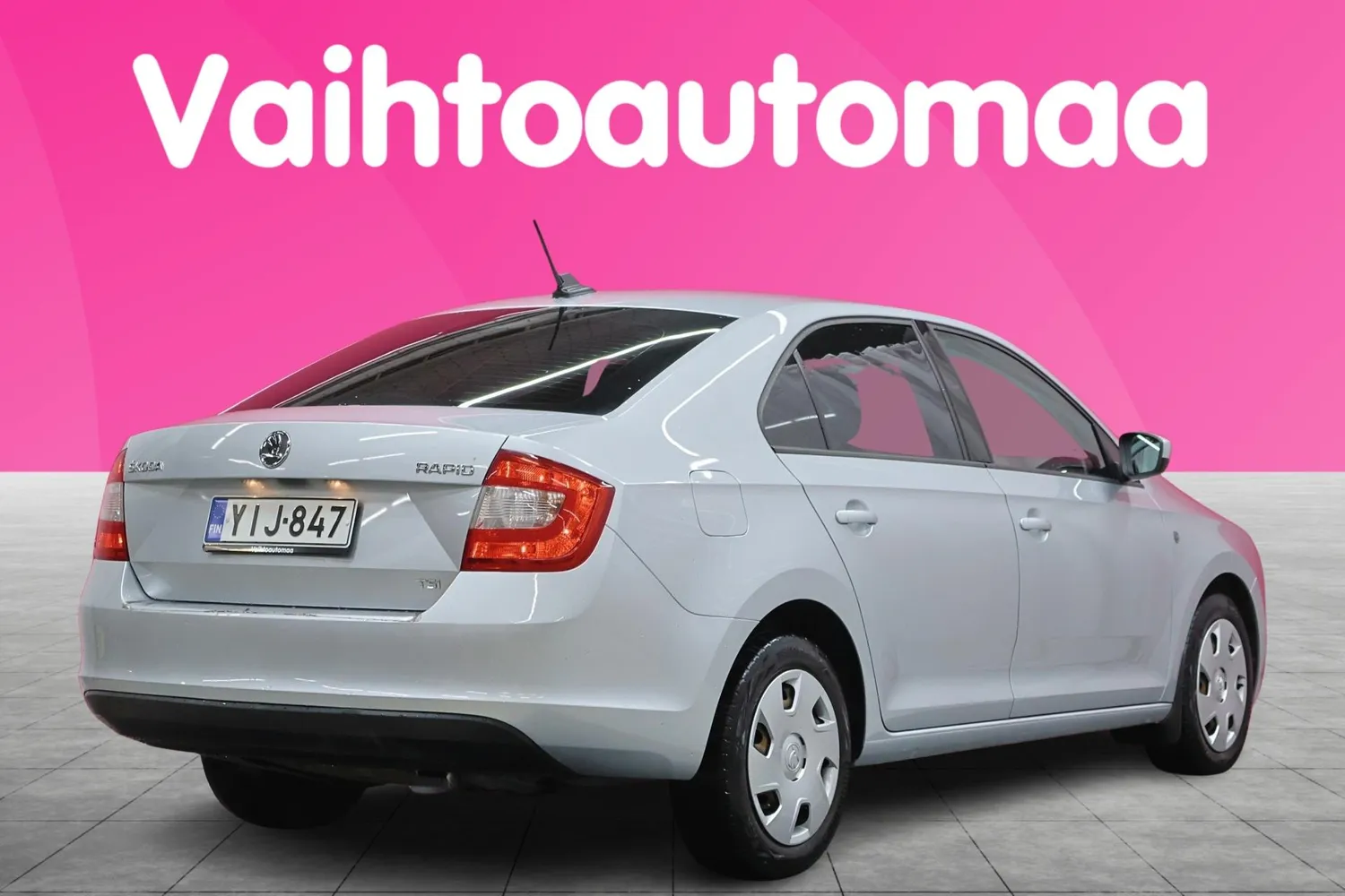 Skoda Rapid 1,2 TSI 105 Ambition 2013, kuva 6/18