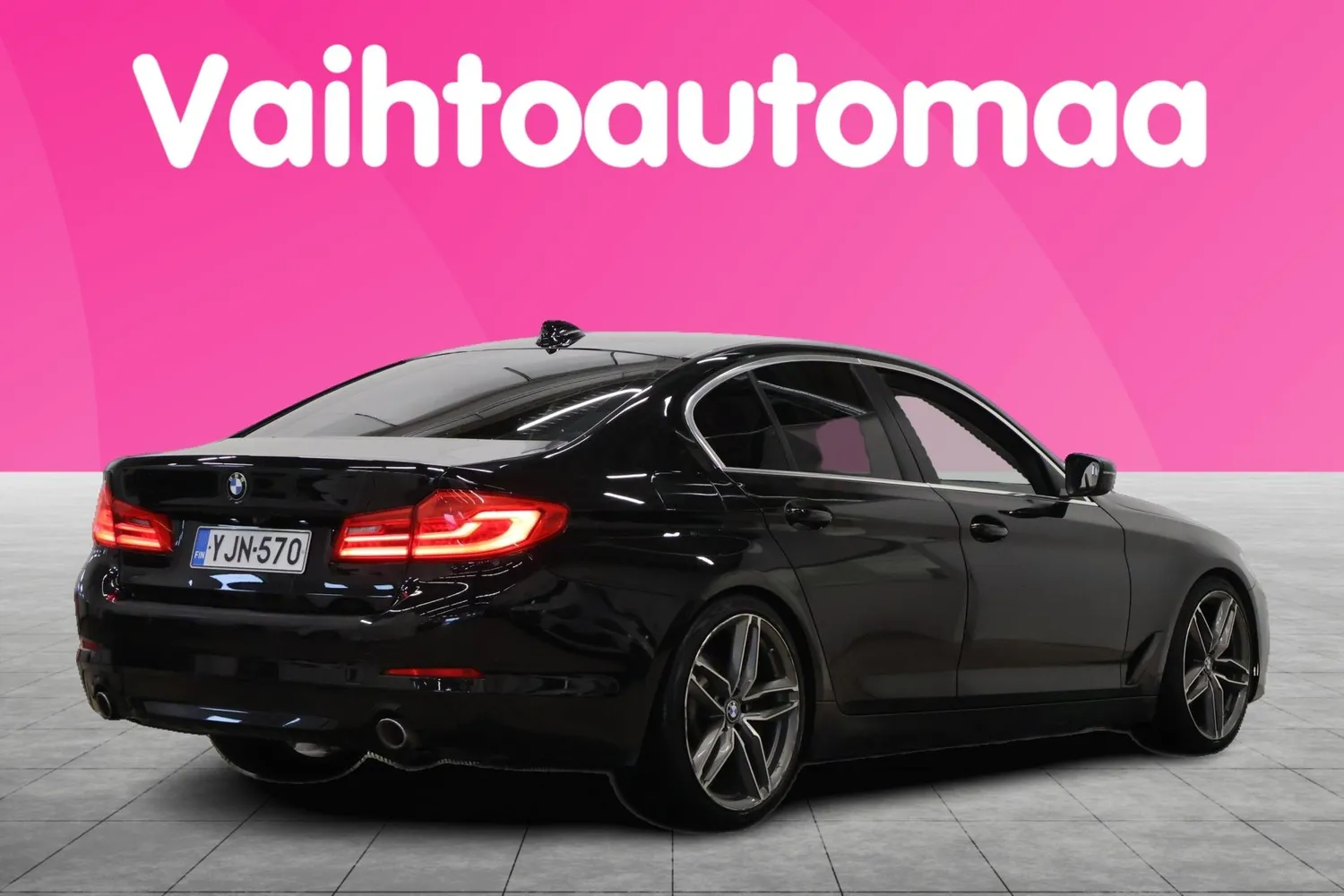 BMW 520 G30 Sedan 520d A xDrive Business 2017, kuva 7/27