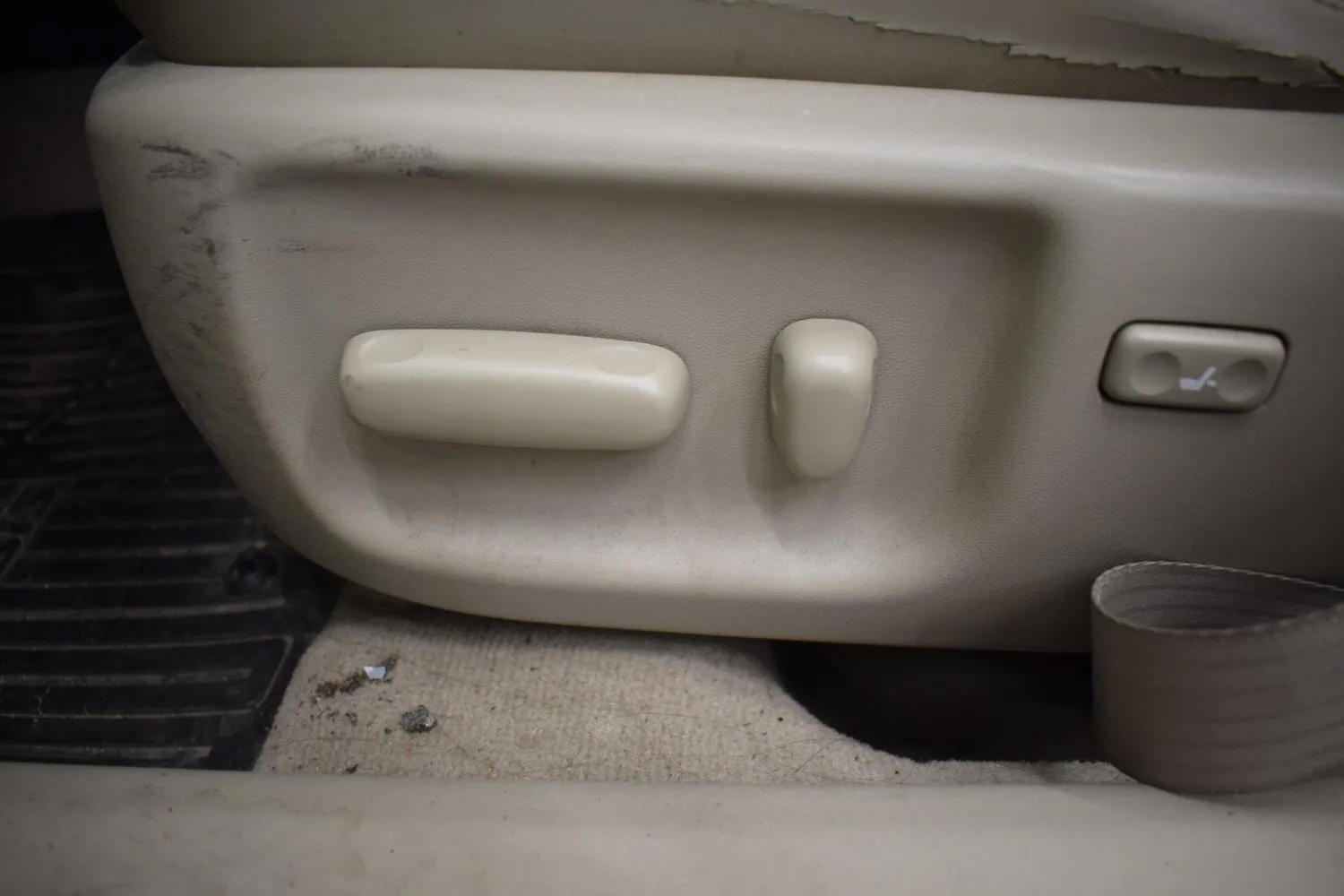 Toyota Avensis 2009, photo 5/12