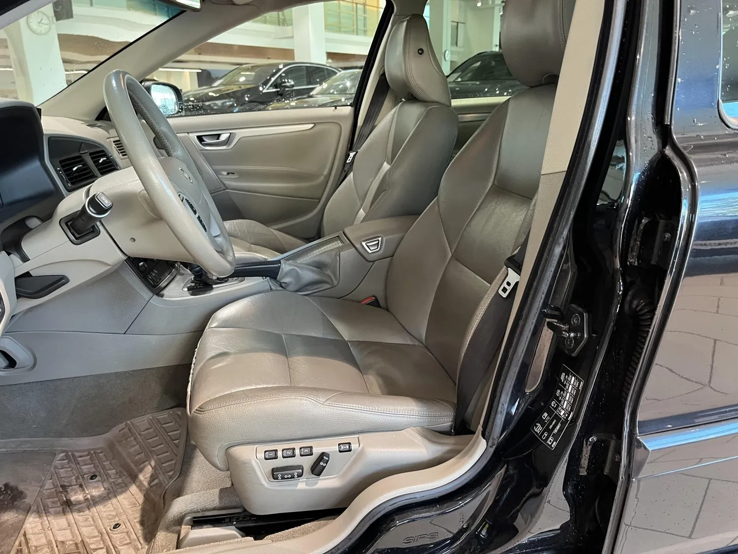 Volvo V70 2007, photo 5/10
