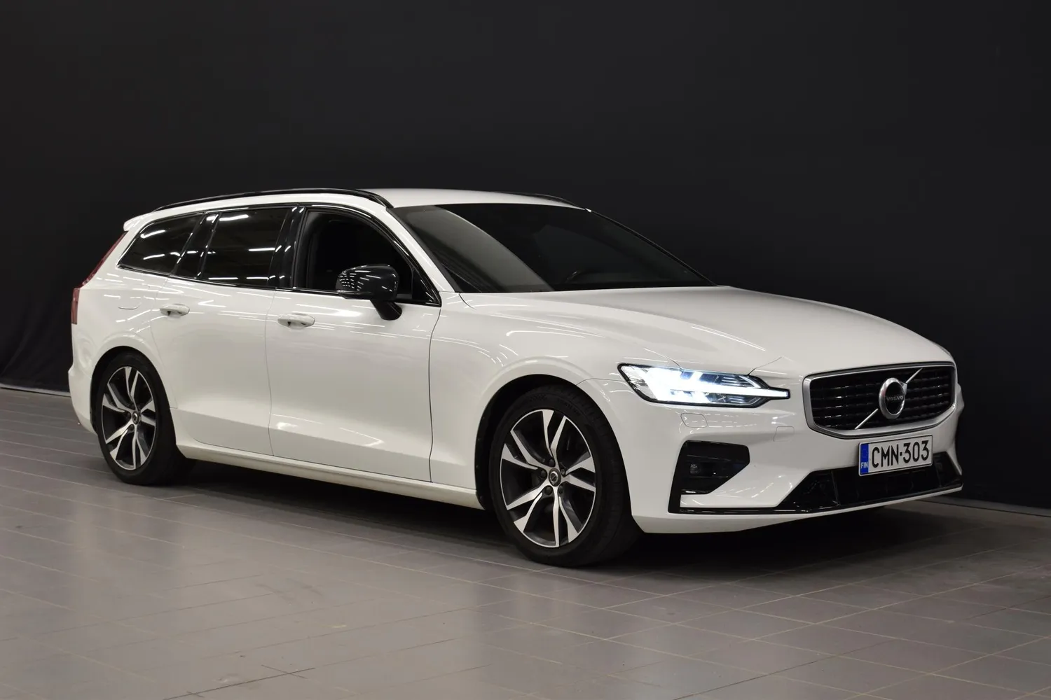 Volvo V60 T5 Business R-Design aut 2019, bild 4/29