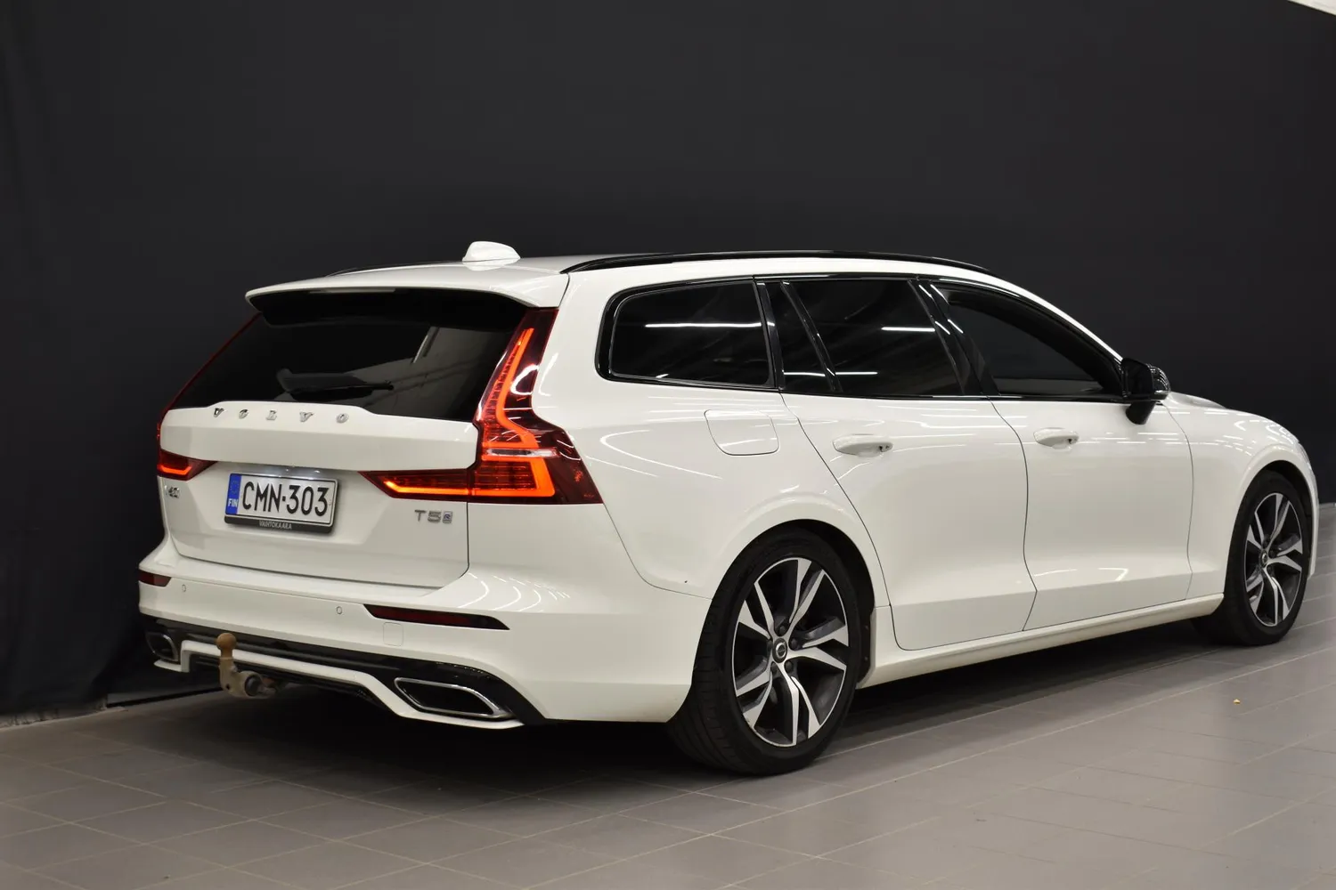 Volvo V60 T5 Business R-Design aut 2019, bild 7/29
