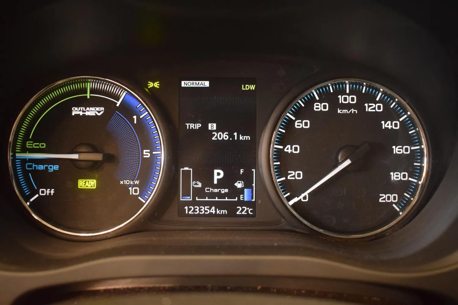 Mitsubishi Outlander PHEV 2020, kuva 7/11