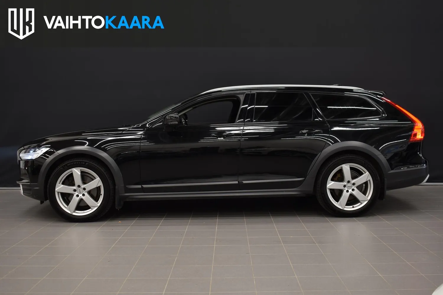 Volvo V90 Cross Country D4 AWD Plus aut 2018, bild 2/22