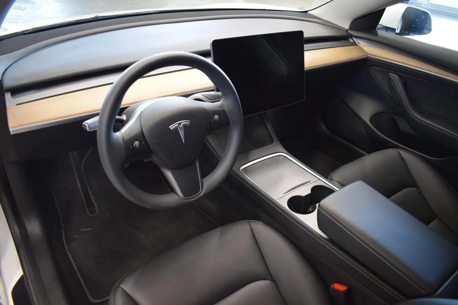 Tesla Model 3 2023, kuva 2/12