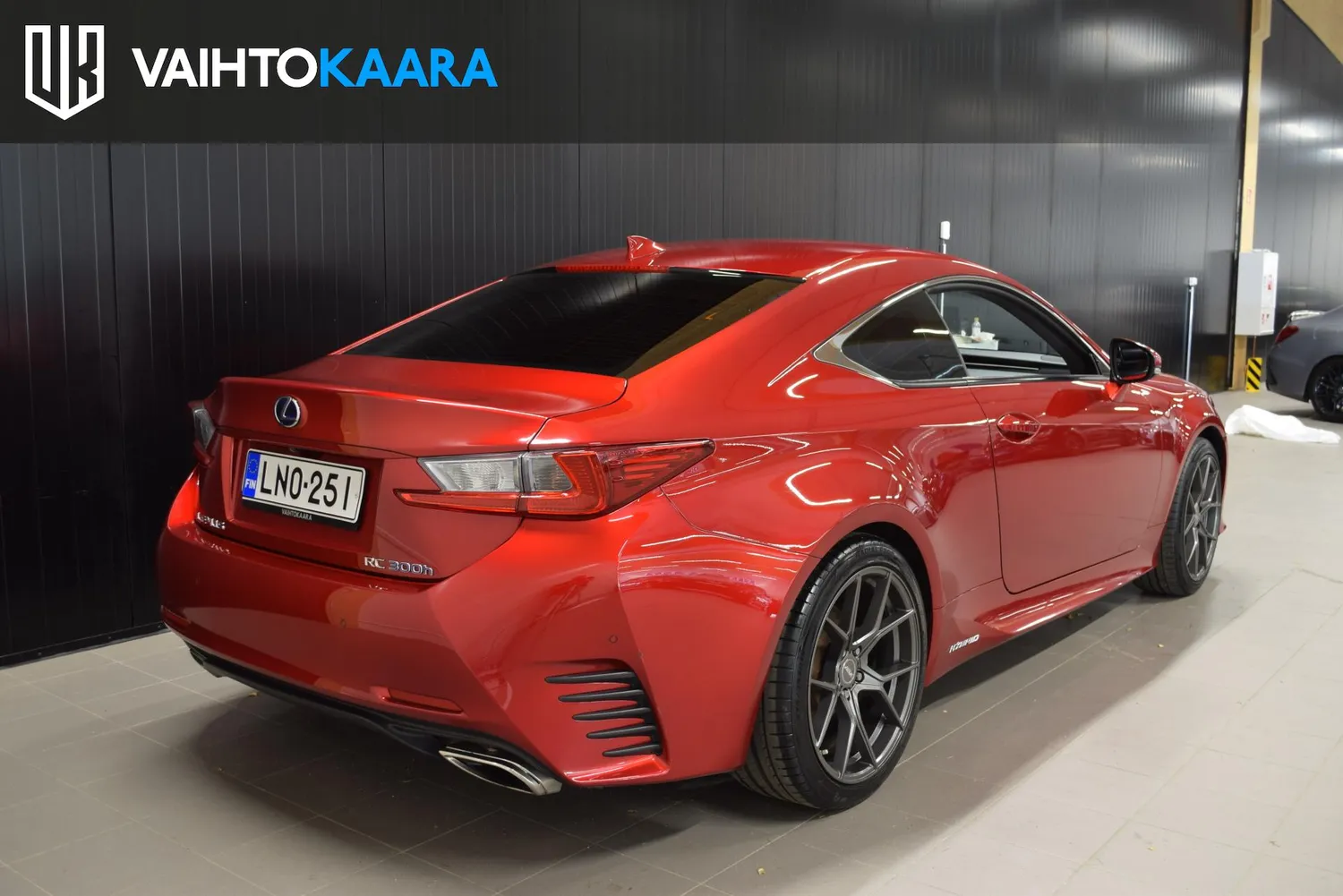 Lexus RC 300h Hybrid A Executive 2016, photo 7/34