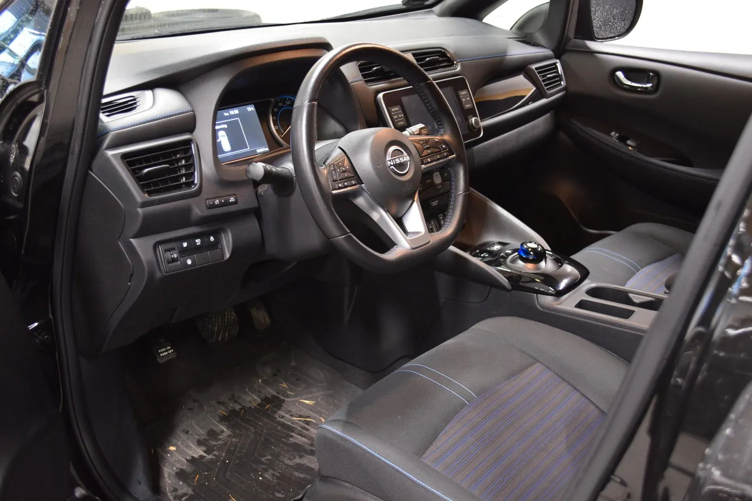 Nissan Leaf 2023, photo 5/7