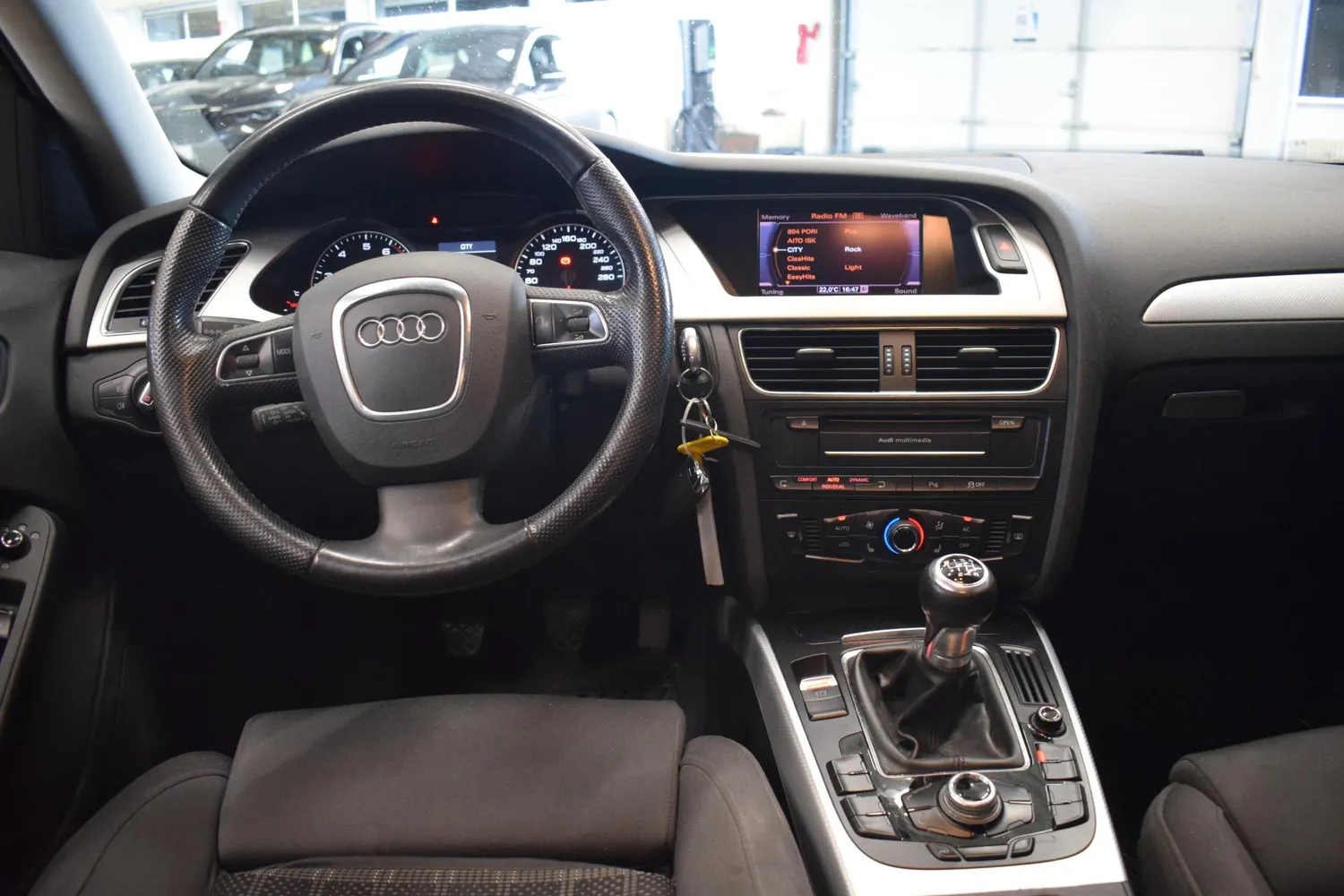 Audi A4 2011, photo 5/17