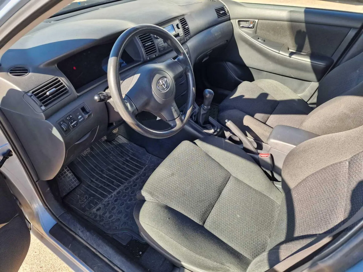 Toyota Corolla 2005, kuva 4/6