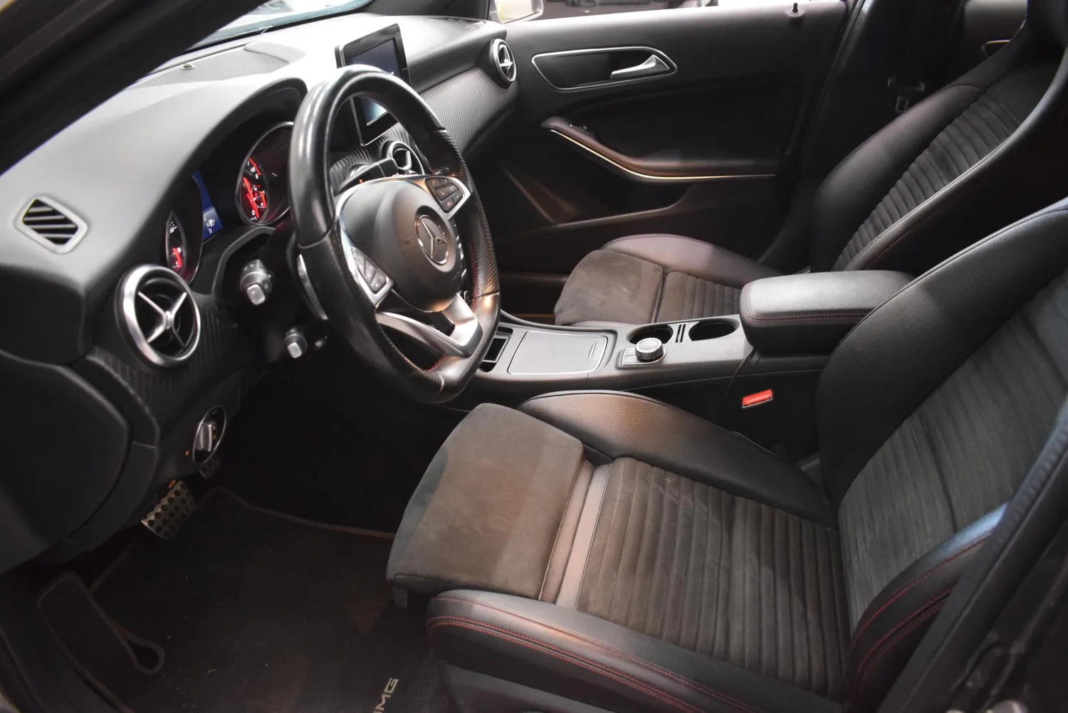Mercedes-Benz A 2017, photo 7/11