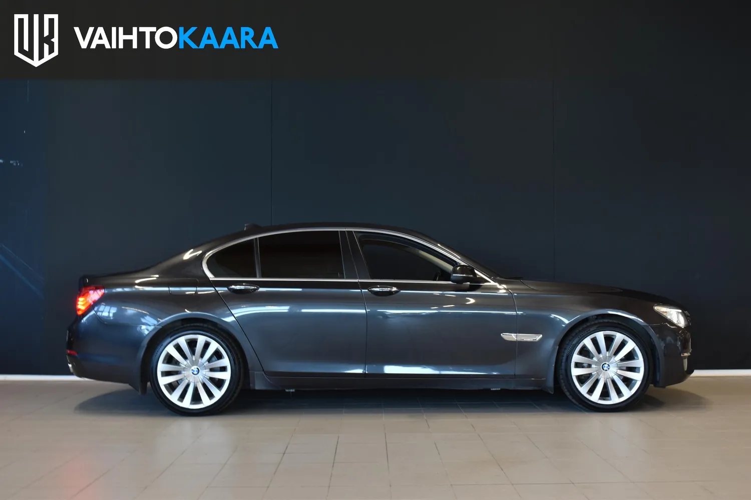 BMW 740 2013, bild 5/24