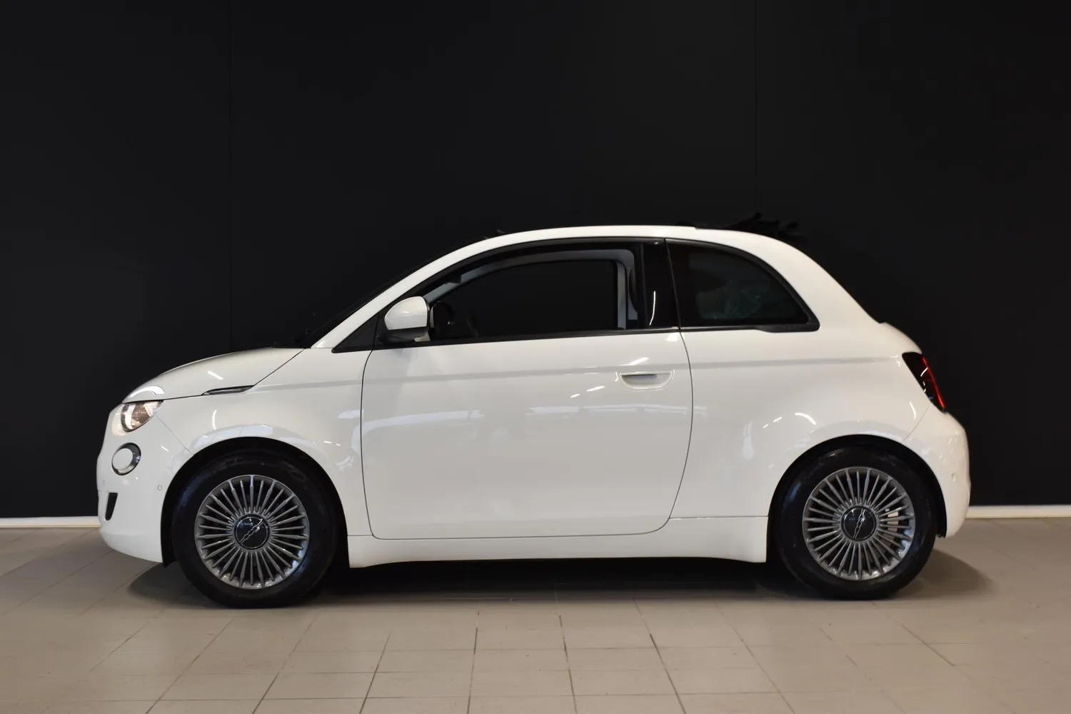 Fiat 500E Icon Cabrio 118hv 42kWh 2022, bild 3/27