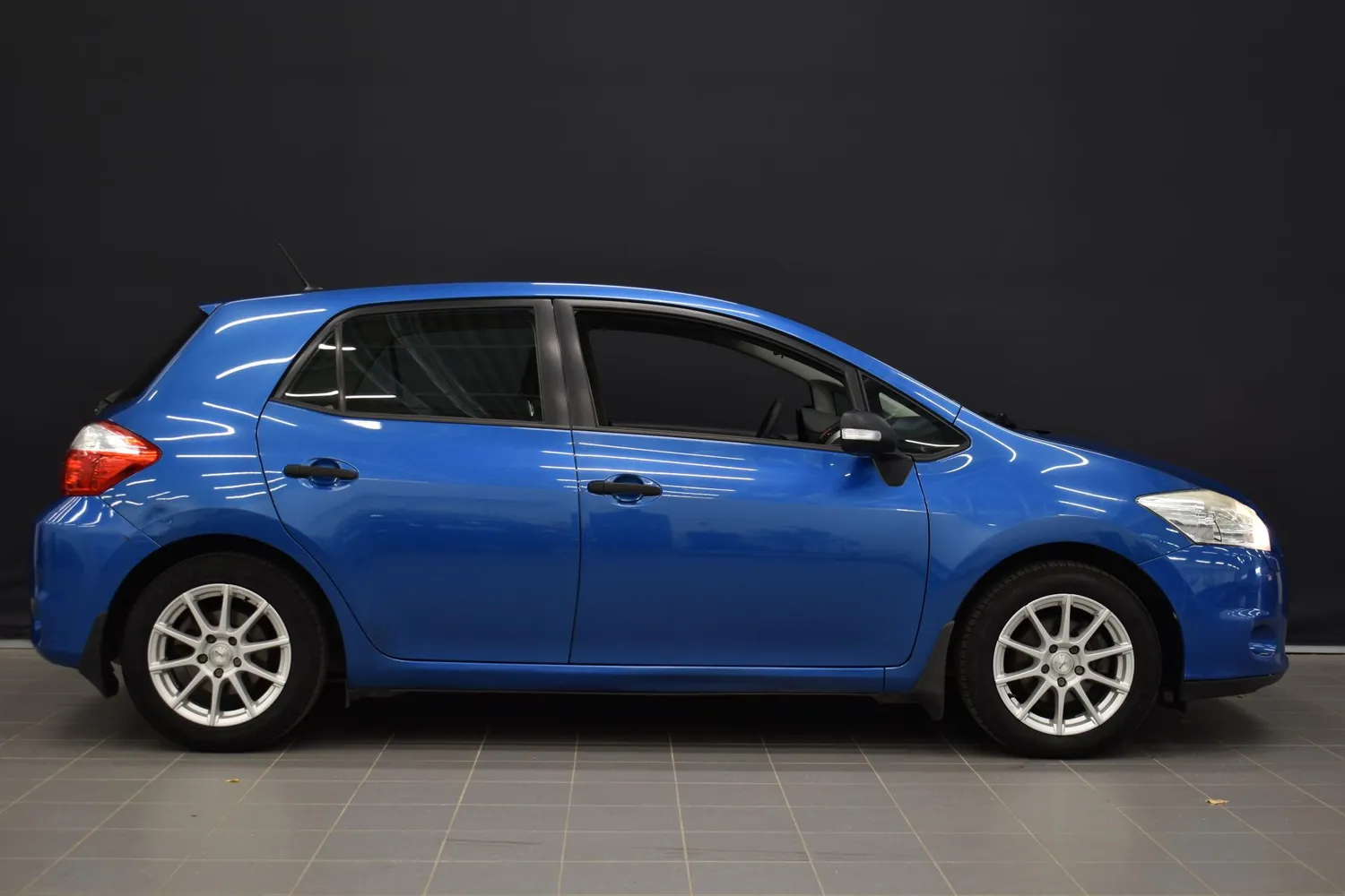 Toyota Auris 2011, bild 7/20