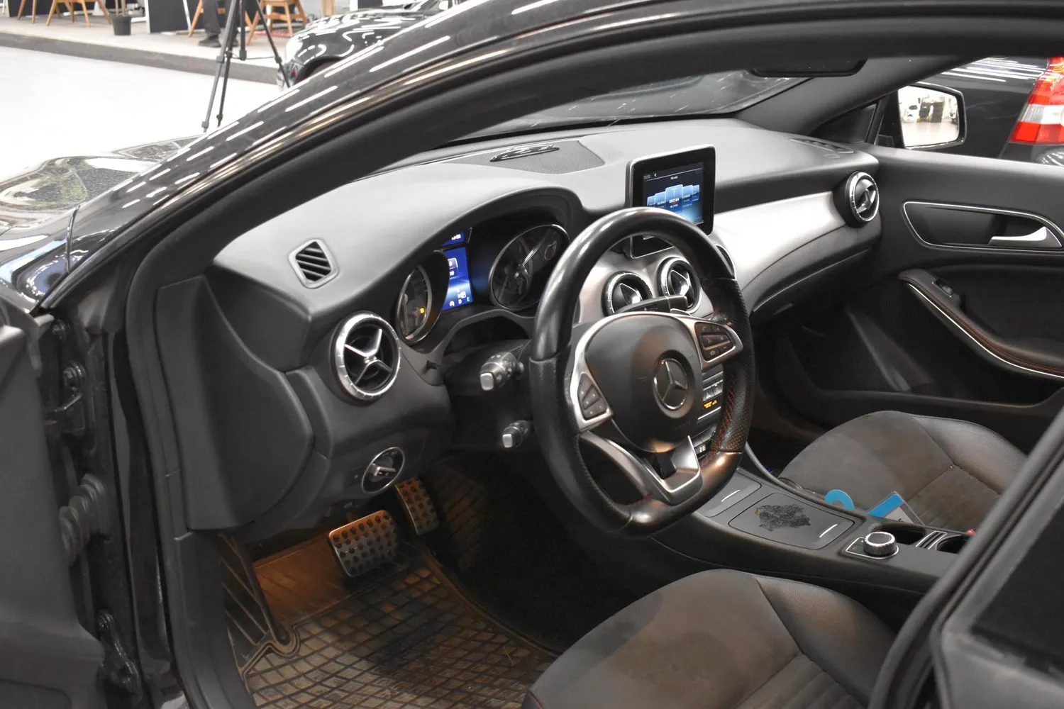 Mercedes-Benz CLA 2015, photo 6/20